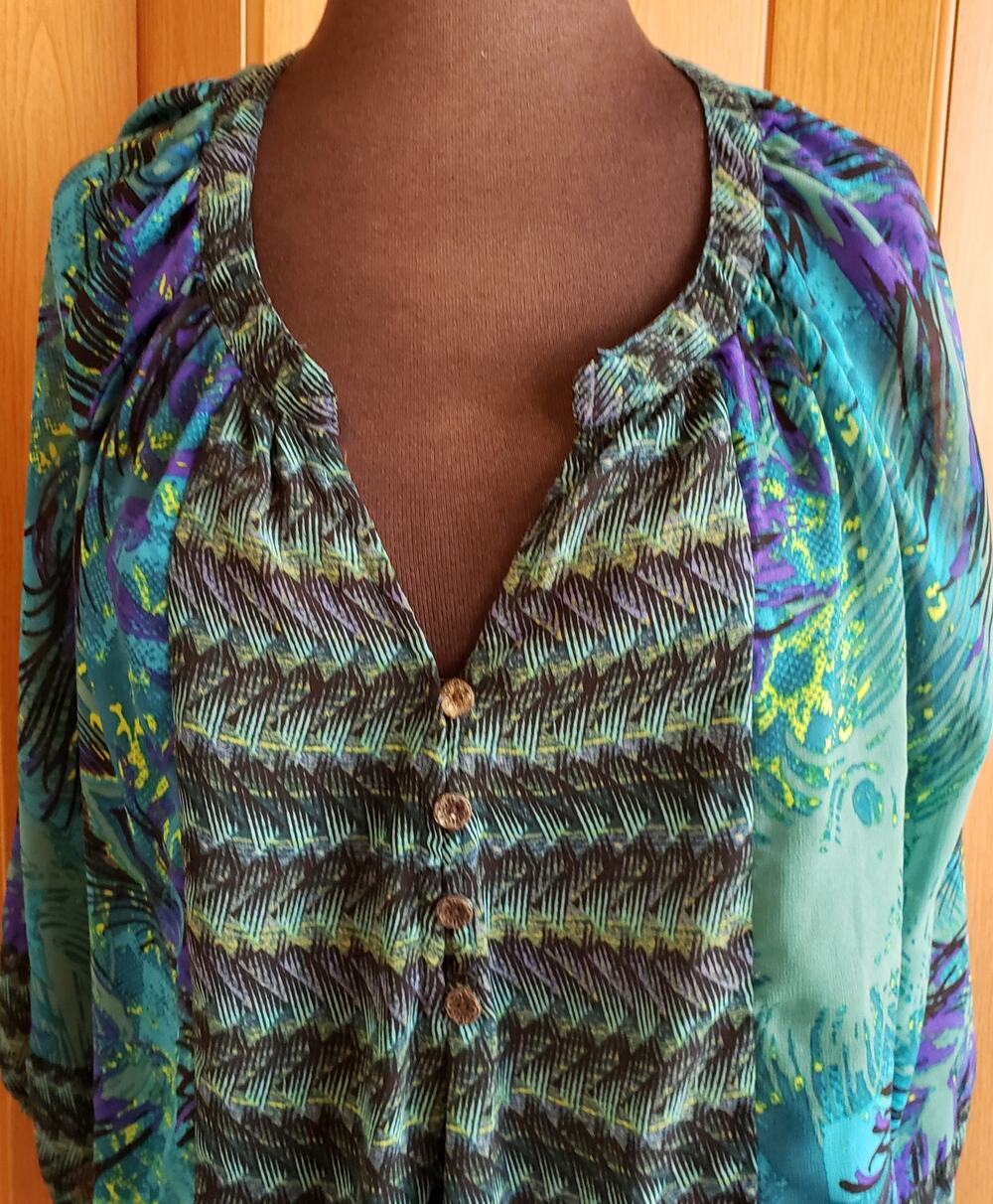 New Directions size XL peacock feathers aqua long sleeve blouse